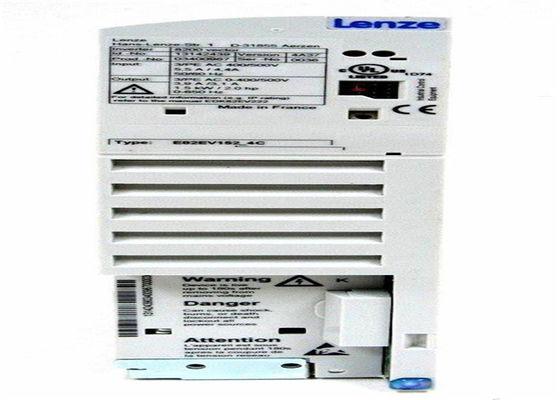 L'AZIONAMENTO dell'INVERTITORE di FREQUENZA di VETTORE di Lenze E82EV152K4C HA INTRODOTTO 3 la FASE 400/500 VCA 50/60 di hertz