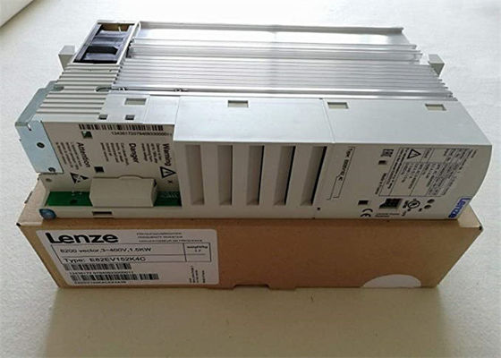 L'AZIONAMENTO dell'INVERTITORE di FREQUENZA di VETTORE di Lenze E82EV152K4C HA INTRODOTTO 3 la FASE 400/500 VCA 50/60 di hertz