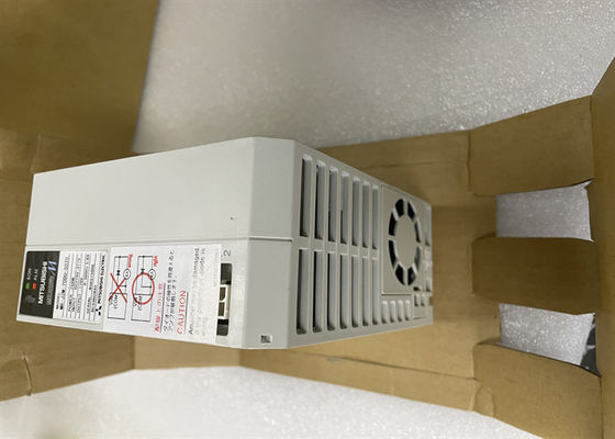 Il servo industriale di Mitsubishi guida MR-J2M-70DU-S020 750W 0 - 360Hz