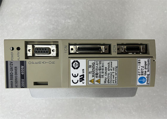 Amplificatore elettrico di CA del servo azionamento di Omron R88D-UA12V servo nel sistema di controllo 230VAC