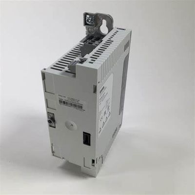 L'INVERTITORE di CA di Lenze I5DAE125B10010000S DETERMINA la SERIE I550 0,25 chilowatt 230 la V 3 PHAS