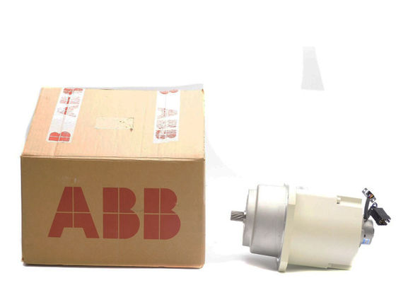 Il servomotore 3HAC17333-1 parte 2781W il tipo la B 200V 12A del motore M33