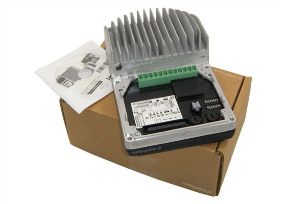 L'INVERTITORE di Lenze E84DGDVB15242PS DETERMINA la TENSIONE IN INGRESSO di MOTEC 8400 400/480 di VCA 1,5 chilowatt