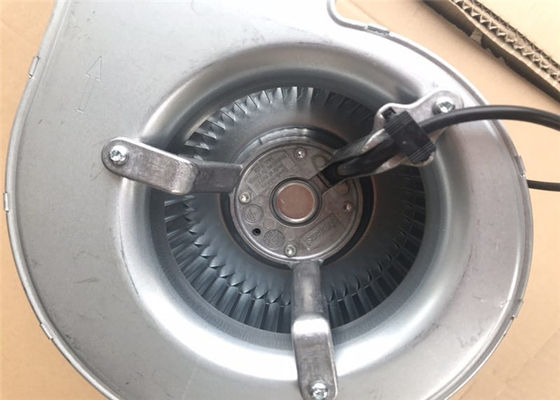 Ventilatore centrifugo D2E146-AP47-02 230V 2050RPM di EBMPAPST 300/330W nuovo in azione