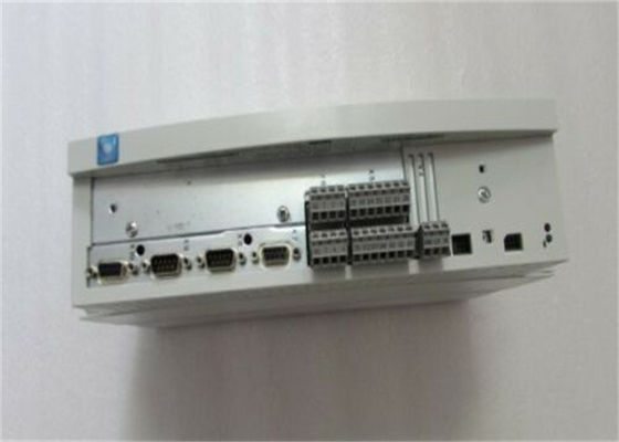 Il MULTI AZIONAMENTO HIGHLINE di Lenze E94AMHE0024A33NNNNM0044HX0051 HA INTRODOTTO 2.6/2.3AMP