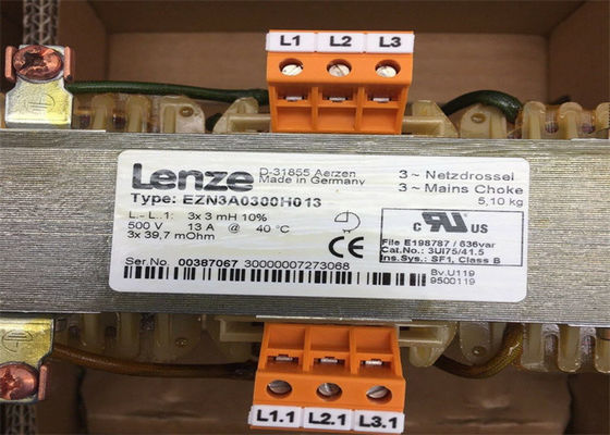 Le CONDUTTURE variabili di Lenze EZN3A0300H013 dell'invertitore di frequenza FILTRANO PER SERVO AZIONAMENTO 5.5KW 3X3MH +/--10%