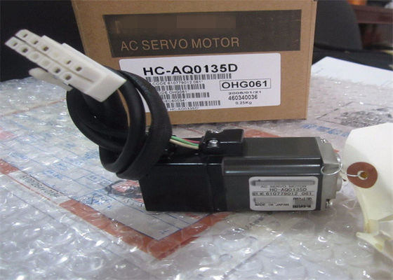 NUOVO servomotore industriale dei motori HC-AQ0135D 10W Melservo di Mitsubishi in azione