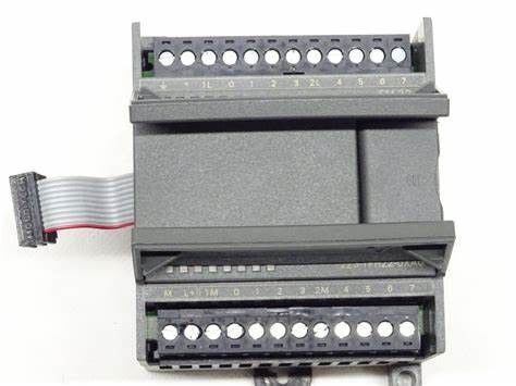 6ES7223-1PH22-0AX0 Siemens SIMATIC S7-200, EM 223 dell'ingresso/uscita di Digital 8 CC dei DI 24 V