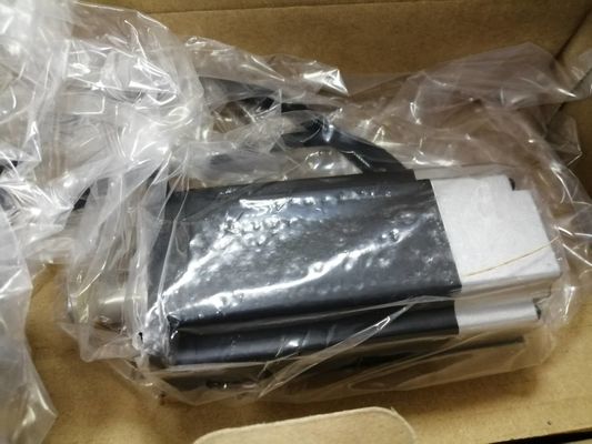 Originale 60HZ del MOTORE A CORRENTE ALTERNATA nuovo YASKAWA SGMAH-08A1A41 750W 2.39N/M