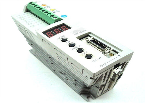 Azionamento industriale dell'AMPLIFICATORE MR-C10A 100W 200-230V 50/60Hz 0.85A di CA di MITSUBISHI SERVO NUOVO
