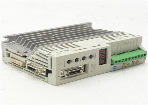 Azionamento industriale dell'AMPLIFICATORE MR-C10A 100W 200-230V 50/60Hz 0.85A di CA di MITSUBISHI SERVO NUOVO