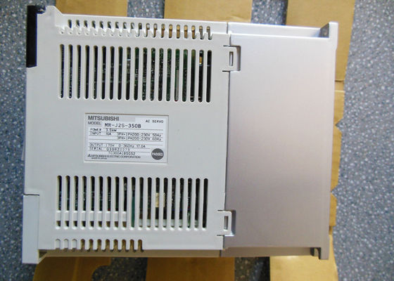 AMPLIFICATORE MR-J2S-350B di CA dell'AZIONAMENTO 200V di Mitsubishi Melservo 3.5KW SERVO NUOVO in azione
