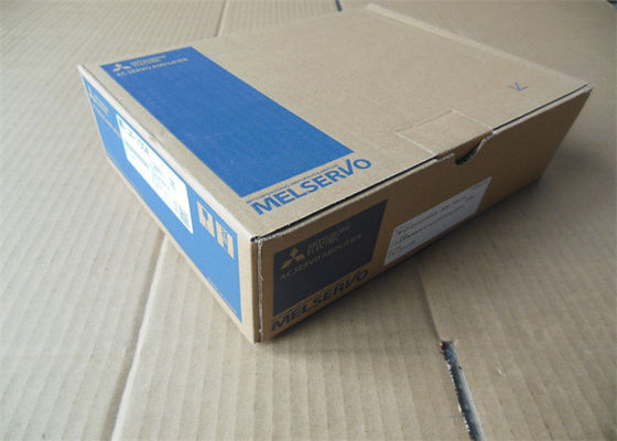Azionamento dell'AMPLIFICATORE MR-J4-100A 1KW 200V di CA di Mitsubishi SERVO servo NUOVO in azione