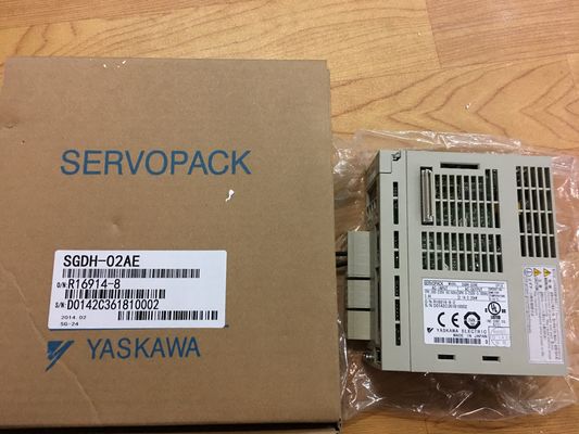 Il servo industriale 50/60HZ guida YASKAWA SGDH-02AE SERVOPACK nuovissimo