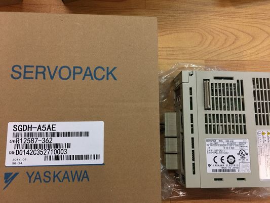 Il servo industriale 50/60HZ guida YASKAWA SGDH-A5AE SERVOPACK nuovissimo
