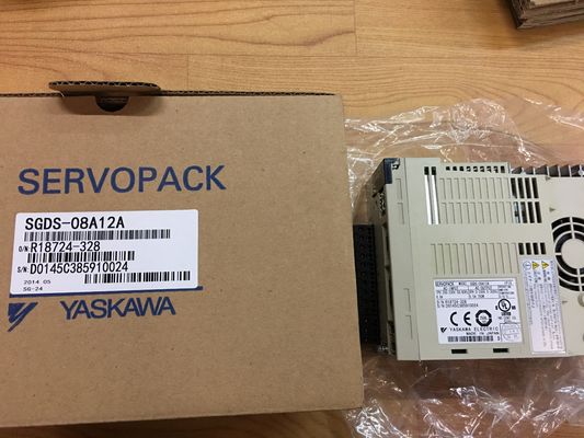 Il servo industriale 50/60HZ guida YASKAWA SGDS-08A12A SERVOPACK nuovissimo