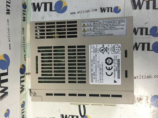 Il servo industriale 50/60HZ guida YASKAWA SGDM-02ADA SERVOPACK nuovissimo