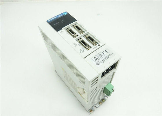 AMPLIFICATORE 200V di CA dell'azionamento MR-J2S-70A di Mitsubishi Electric 750W SERVO NUOVO IN AZIONE