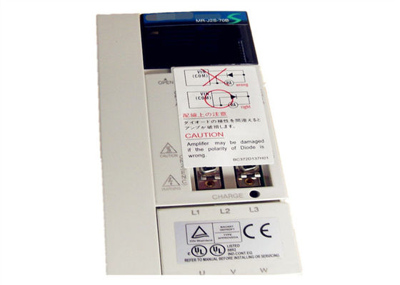 Azionamento dell'AMPLIFICATORE 750W 200V MR-J2S-70B di CA di Mitsubishi Electric SERVO NUOVO IN AZIONE