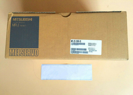 Azionamento industriale 200V di CA dell'AMPLIFICATORE MR-J2S-20B-EB di Mitsubishi Electric SERVO NUOVO in azione
