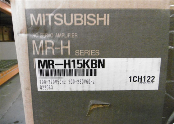 Servo regolatori dell'amplificatore MR-H15KBN di NUOVA serie di Mitsubishi Melservo MR-H in azione