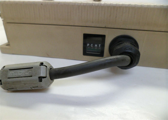Omron V690-HMG01A ANTENNA/CONTROLLER controllore logico programmabile dello SpA di 2,4 gigahertz