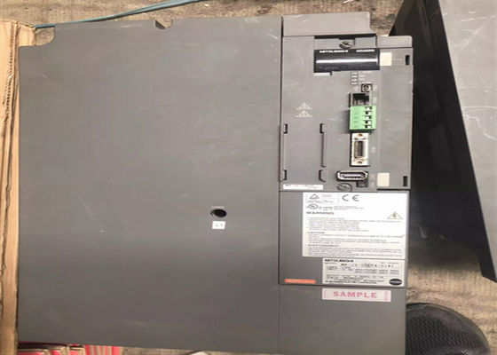 Servo SERIE 15Kw di Mitsubishi MELSERVO-J3 dell'amplificatore di CA MR-J3-15KT4