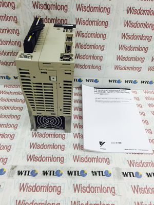 Il servo industriale 50/60HZ guida YASKAWA SGDS-15A12A SERVOPACK nuovissimo