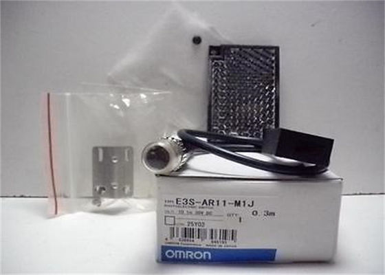 Controllore logico programmabile dello SpA del CONNETTORE 0.3M di Omron E3S-AR11-M1J