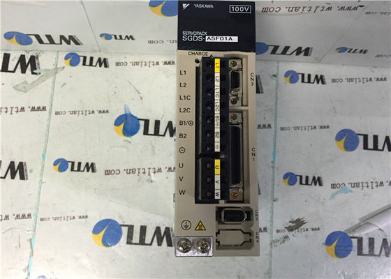 Il servo industriale di 50/60HZ SERVOPACK guida YASKAWA SGDS-A5F01A 50W