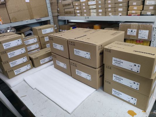 Un picco di corrente di 6,3 amp di ab 2198-H008-ERS2 ha prodotto di input di 3 e di 1 fasi 190 - 528 il VCA