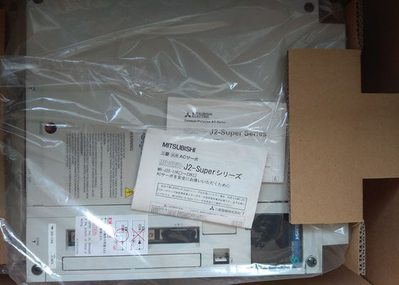 Servo amplificatore eccellente 400VAC dell'azionamento MELSERVO-J2 di Mitsubishi Electric 11kw MR-J2S-11KA NUOVO