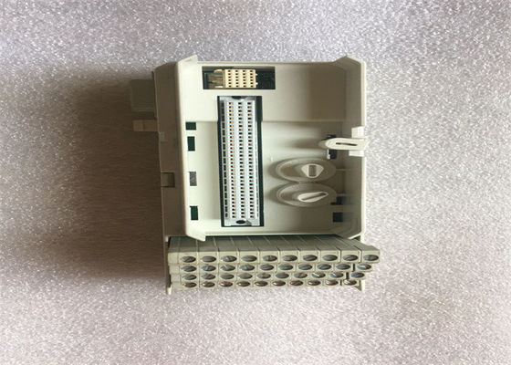 Unità di termine del modulo del compatto di ABB TU818V1, MTU, terminale dell'ingresso/uscita di 50V 3BSE069209R1 S800