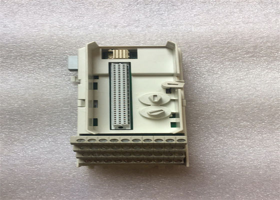 Unità di termine del modulo del compatto di ABB TU818V1, MTU, terminale dell'ingresso/uscita di 50V 3BSE069209R1 S800