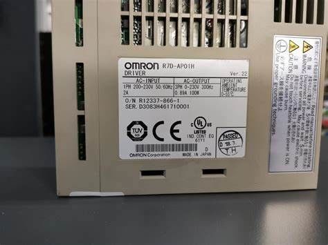 Il servo rifornimento 2.6A 100V di CA 100VAC di Omron R7D-AP04L carica un SERVO AZIONAMENTO di 400 W