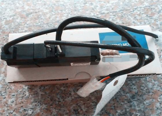 Mitsubishi 100W va in automobile il servomotore elettrico di CA di HC-MF13BD-UE NUOVO in azione