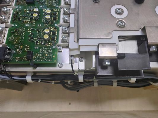 La CC di Siemens 6SL3352-1AE35-0AA1 510-750 V, modulo del motore di 490 A 3 fasi ha dipinto i moduli