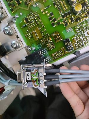 La CC di Siemens 6SL3352-1AE35-0AA1 510-750 V, modulo del motore di 490 A 3 fasi ha dipinto i moduli