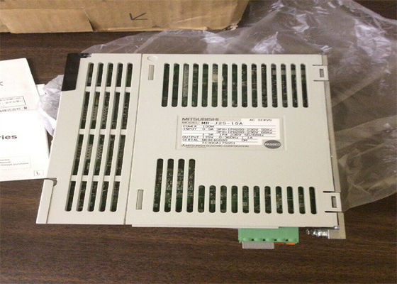 Amplificatore dell'azionamento MR-J2S-10A 170V di CA di CNC di Mitsubishi 100W servo NUOVO in azione