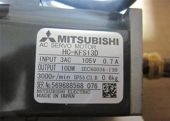 NUOVO servomotore industriale HC-KFS13D 3AC 105V 0.7A di CA di Mitsubishi 100W in azione