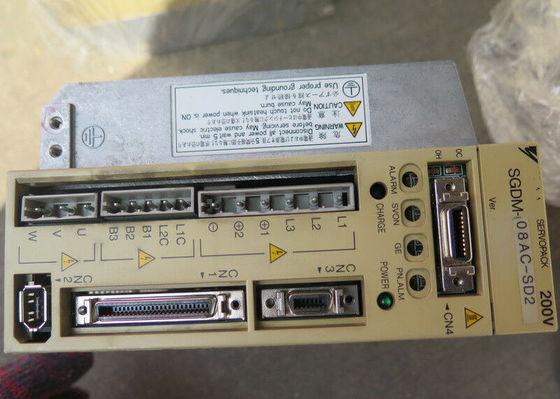 SGDM-08AC-SD2M   Azionamento elettrico Yaskawa di Yaskawa il servo ha prodotto 5.7AMPS il SERVO PACCHETTO 800Watt
