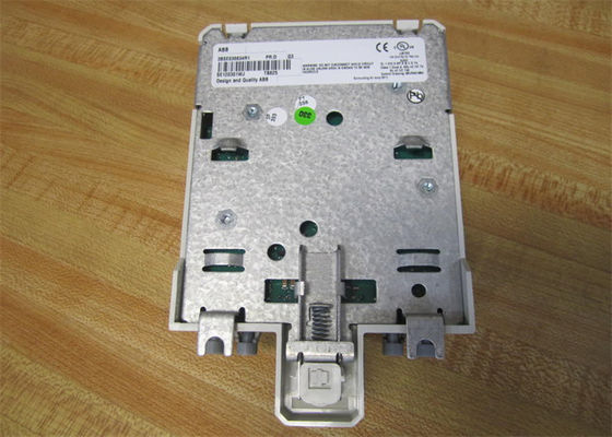 Media ottici Coverter di Modulebus di nuovo di ABB S800 dell'ingresso/uscita modo del modulo 3BSE036634R1 TB825 multi
