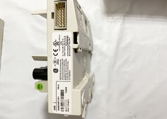 TU838 3BSE008572R1 ha esteso il modulo S800 del blocchetto terminali dell'unità 50V del MTU