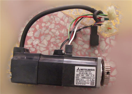 Servomotore industriale HC-KFS13BL-S16 3AC 105V 0.7A di CA di Mitsubishi 100W