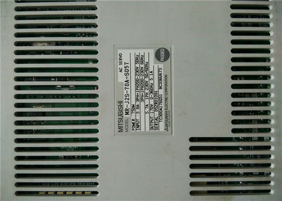 Amplificatore del driver MR-J2S-70A-S057 del servomotore di CA di Mitsubishi Electric 750W 3Phase nuovo
