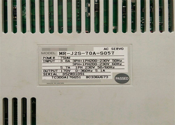 Amplificatore del driver MR-J2S-70A-S057 del servomotore di CA di Mitsubishi Electric 750W 3Phase nuovo