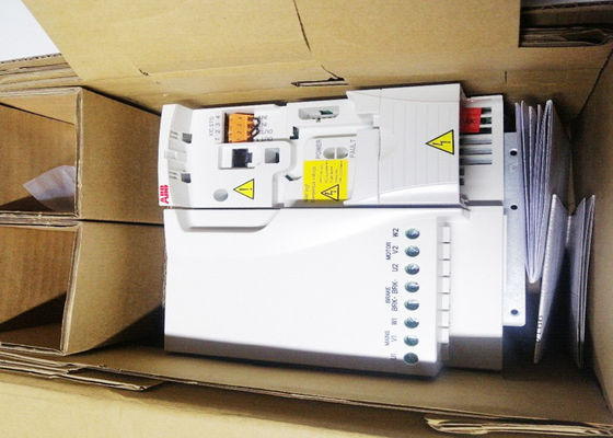 Azionamenti di CA di bassa tensione di ACS355-03E-12A5-4 ABB 3AUA0000058190 ACS355