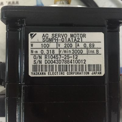 Yaskawa SGMPH-01A1A21 AC Industrial Servo Motor 100W 200V nuovo di zecca