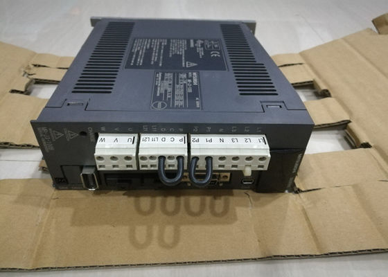 Amplificatore MR-J3-100B-RJ006 2.5A 200-230VAC di Mitsubishi 1KW azionamento industriale di 3 fasi un servo