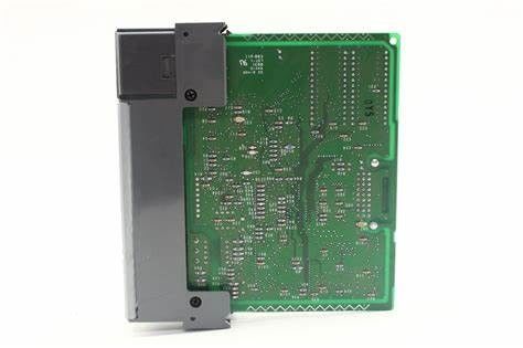Modulo di input di ab 1747-SN Digital con il cavo RIO Network di Belden 9463